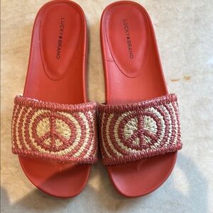 Lucky Brand Pepperika woven Peace Sign Slides in Chili